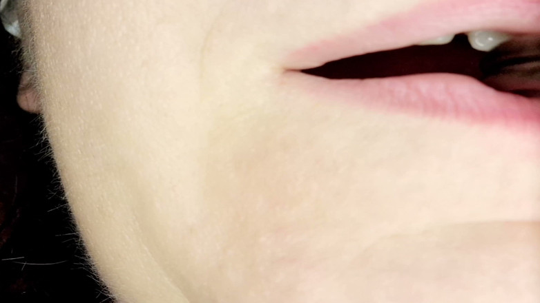 Nicoletta Embassi: Inside My Mouth Chew Chew &amp; Tongue (open Mouth Chew &amp; Tongue POV)