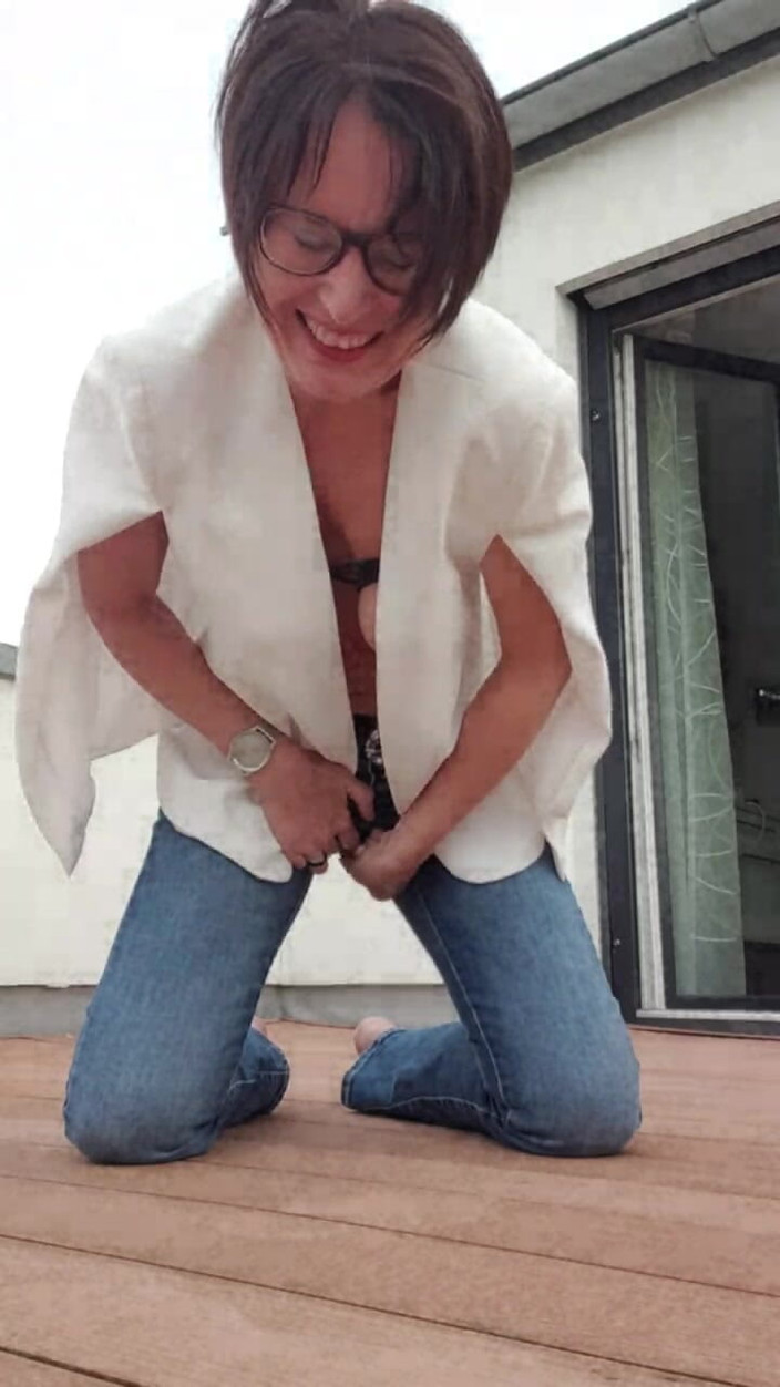 JulieEroticDress: 청바지를 입은 시오후키