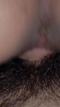 그는 나를 엄마로 만들고 싶다고 말하는 내 안에 사정해