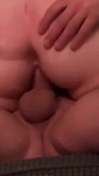 Amatör MILF (mig) sitter på en hård kuk tills jag cum och han fyller mig djupt xx