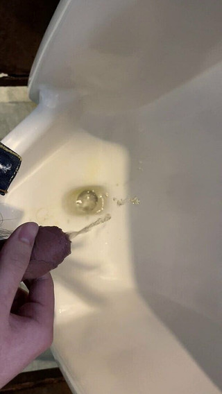 ray37096: Pee with Masturbation and Cumshot in Urinal