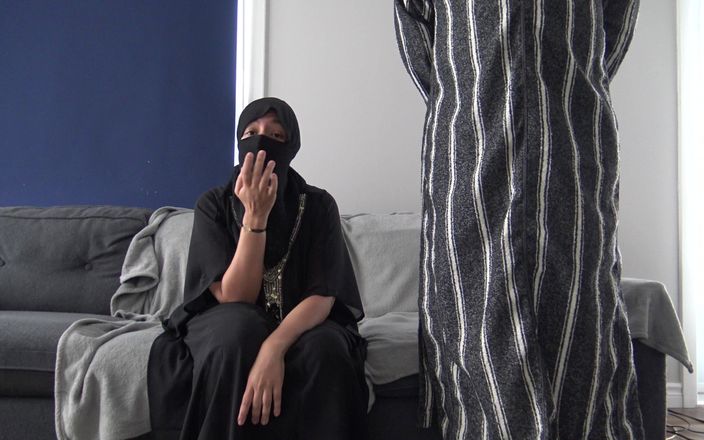 Souzan Halabi: Une femme arabe coquine a acheté un cadeau sexy pour...