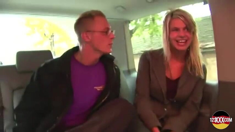 123XXX - 100% Amateurs: Blondes teen bevorzugt böses fingern vor hardcore-action