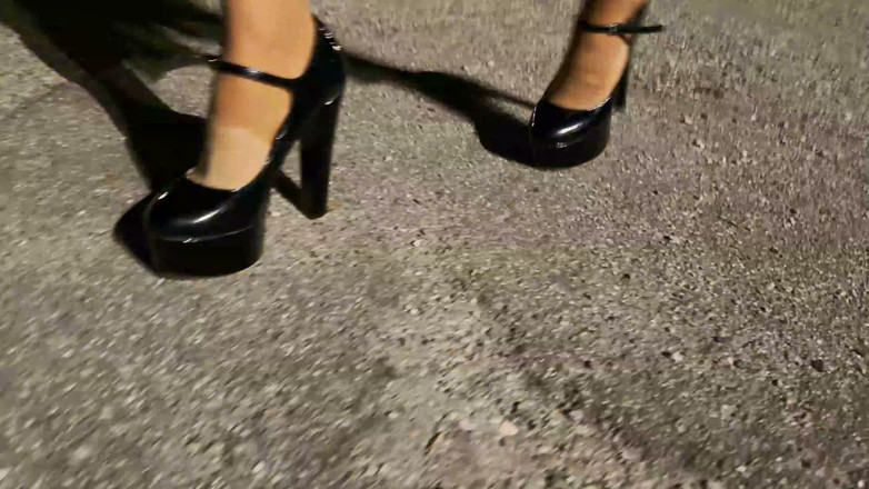 Loreleyadd: Ich Pisse in Meine Wolford Strumpfhose Auf Der Strasse
