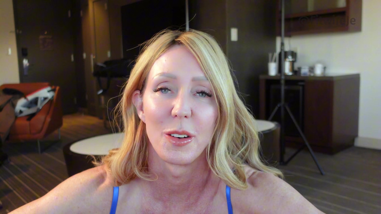 FitwifeJewels: POV: I Swallowed Every Drop