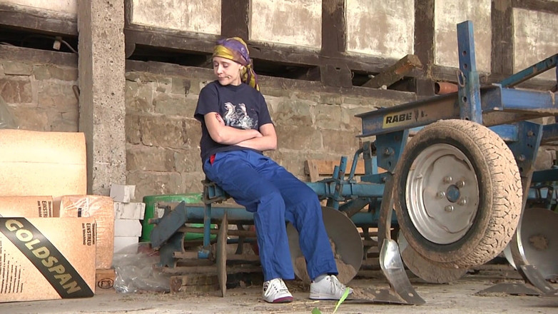 King Of Amateur: Folwark przewrotnych chłopek