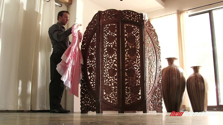 New Sensations: Sunt fata ta bună