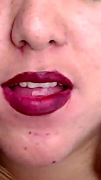 Lipstik, ciuman dan blowjob