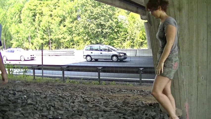 Pompino pubblico in autostrada (Popp Sylvie) Public Blowjob at the Autobahn (Popp Sylvie)