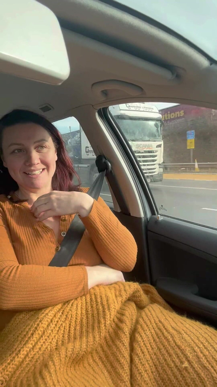 Lustful Libertines: Oldie but Goldie - Openbare Auto Plassen in Een Beker