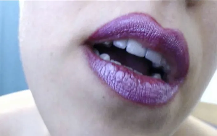 Rebecca Diamante Beginning Clips: Pinky Sensual and Mesmerizing Lips