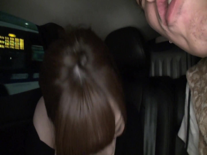 Apolix-JP: [Travail du sexe clandestin] Voix douce et étudiante à forte poitrine F —...