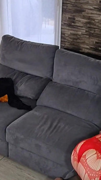 Bretelles en string en solo avec mon gode et mon vibromasseur, je joue avec ma chatte