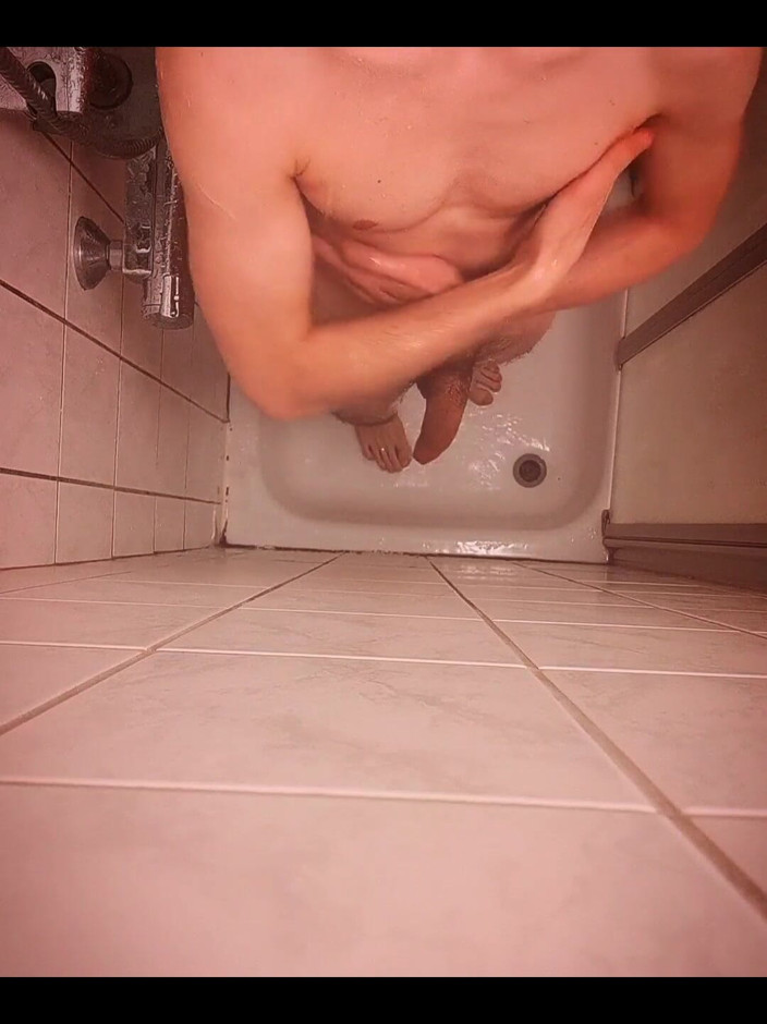 Snauwflake: O Início do Vídeo do Chuveiro