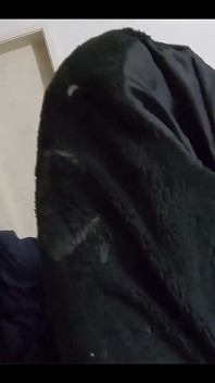 Viel sperma auf meiner daunenjacke, während ich lange stiefel und sexy kleidung trage