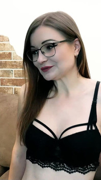 Alman izci - Alman küçük gözlüklü öğrenci minik emily oyuncu seçmelerinde sikişiyor