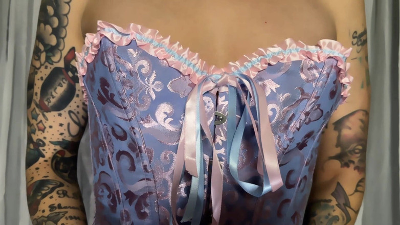 Miss Morticia: Equilibrar el fetiche