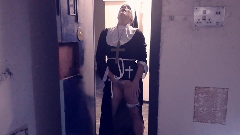 Kylie Britain Adventures: Nun Kylie is banged up