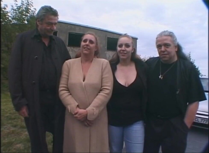 Absolute BDSM films - The original: Venkovní dominance na pláži