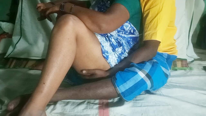 Desi Sathiya: Indiancă desi soț drăguță se bucură de un moment romantic