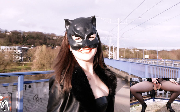 Wet-Wonder: 公共小便游行 #22。Goldregen auf der Brücke