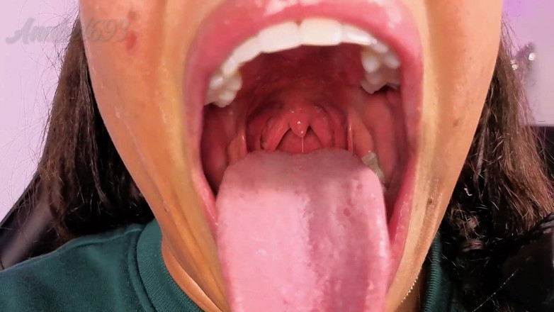 anabel693: Mundfetisch-Uvula nah Ich verschlucke mich an einem harten BBC