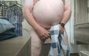 Karlchengeil: Karımın güzel seksi kirli frikiklerinde duştan kuruduktan sonra mallarımı gösteriyorum