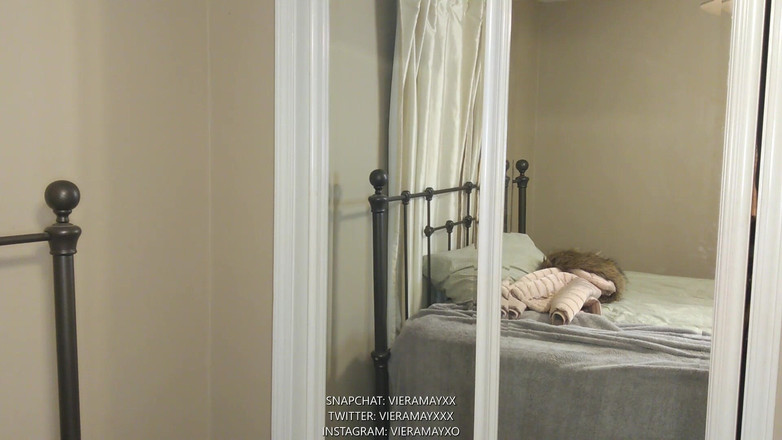 VieraMayXXX: Ammirando il mio collo nello specchio - video personalizzato