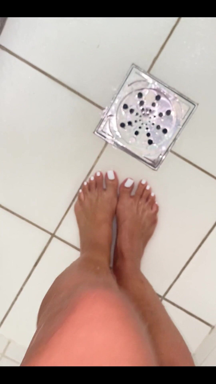 KiffaFeet: 为你准备的独家淋浴视频