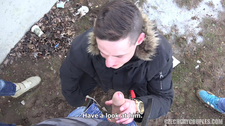 Czech Gay Couples: Czeskie pary gejowskie 9 Szaleństwo na lotnisku - Świeże twinks jacked i pokryte...