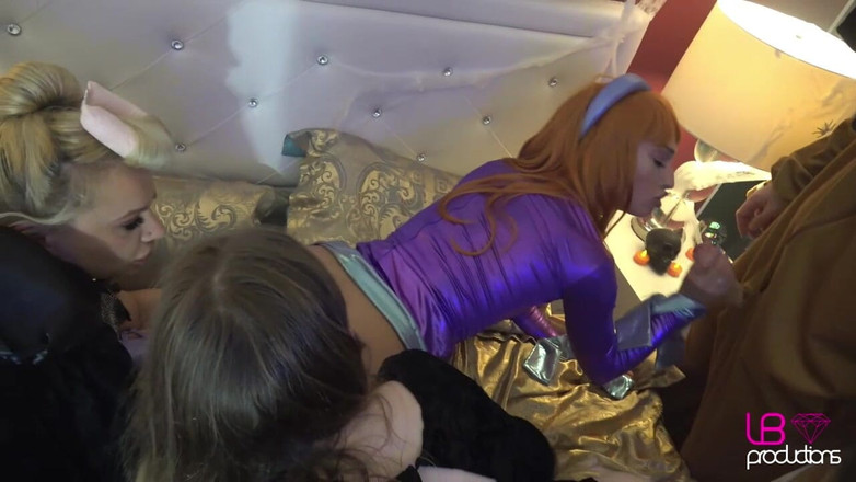 April Paisley: Scoobgorgy Story Time X-rated