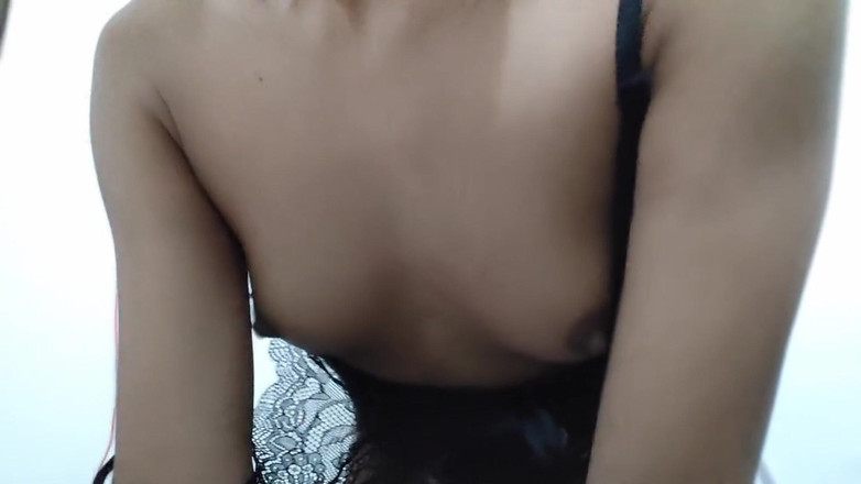 desigirl93: 热辣可爱的女孩和男友的激烈视频通话