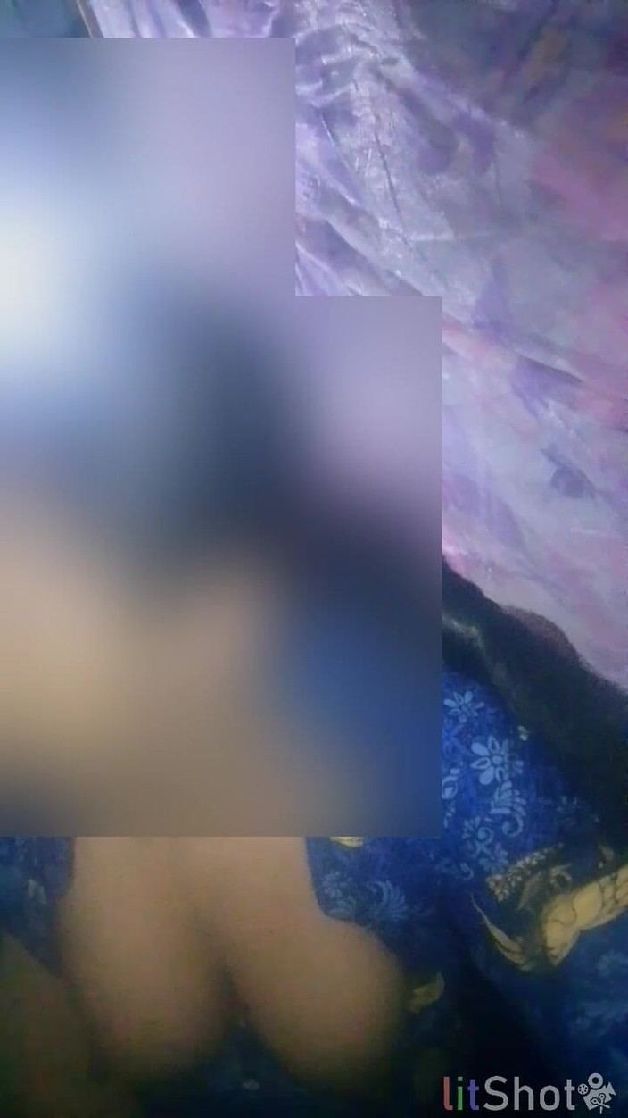 Astriana88: Güzel bir memur üvey annesinin bir depoda ofis şoförüyle amatör görüntüleri