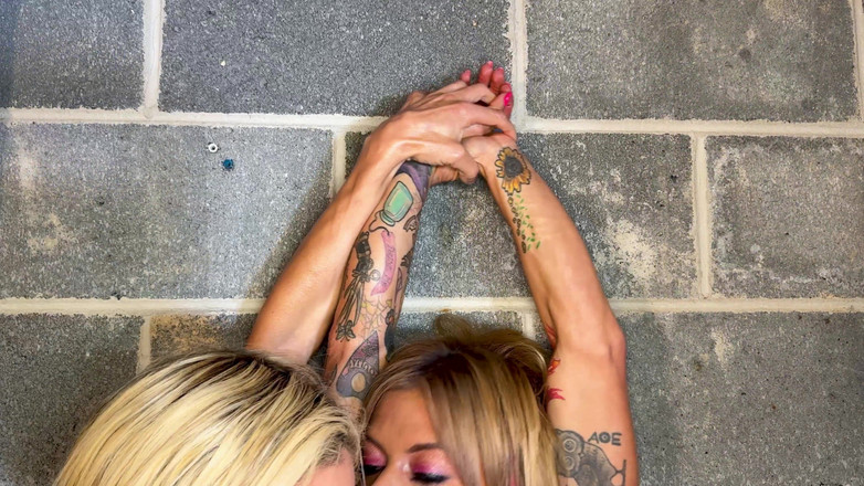 Lora Cross: Lora Cross and Sara St Clair Oil up, Wrestle and...