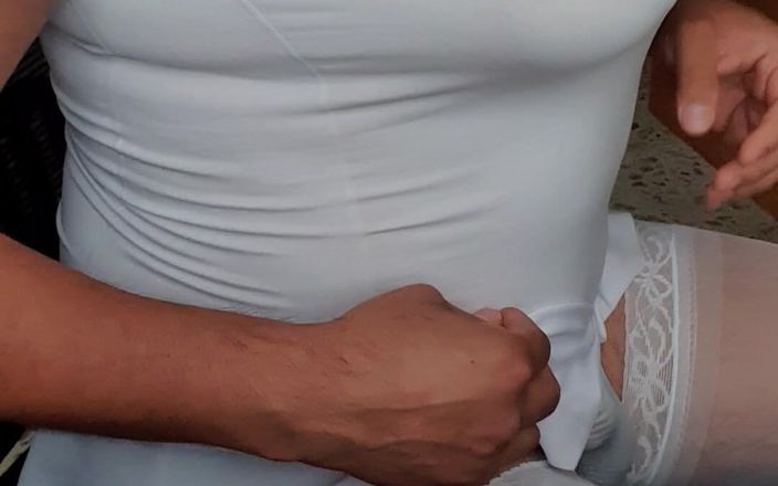 Only bras: Gros soutien-gorge caresse des seins