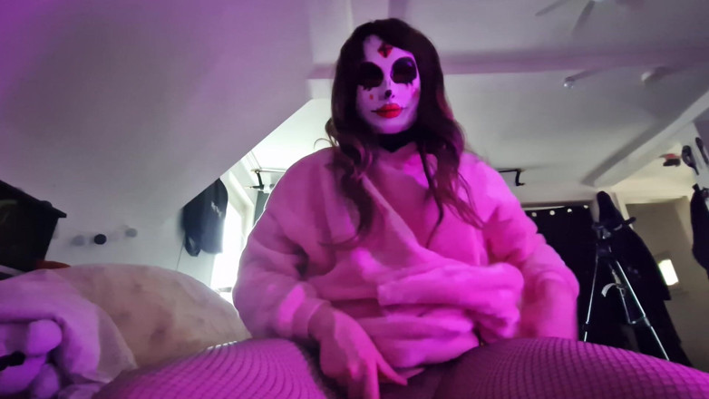 Mask Viola: Точка зору: Я поїду на тебе і прошепочу тобі на вухо