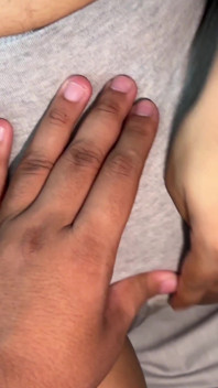 Jiran miang menelefon saya untuk mengongkeknya dengan batang besar