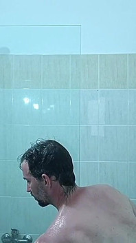Io sola sotto la doccia, il piccolo è stato preso!