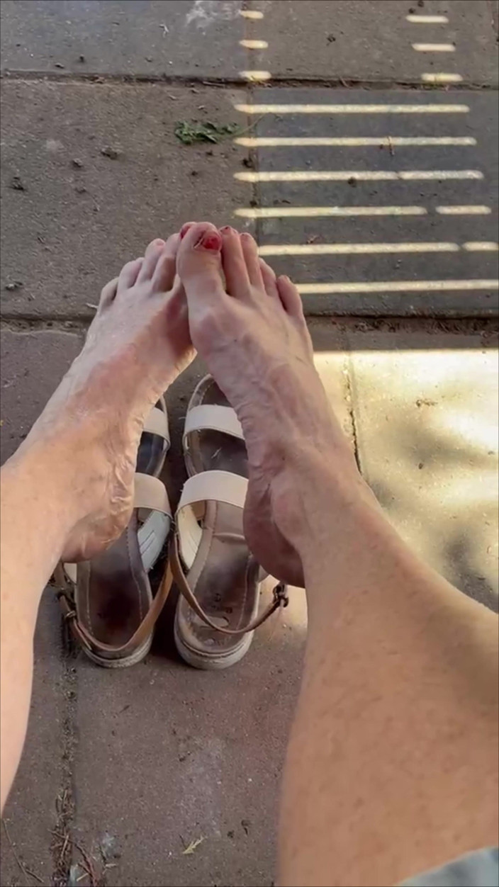 Goldschatz59: My Old Feet Have a Short Break