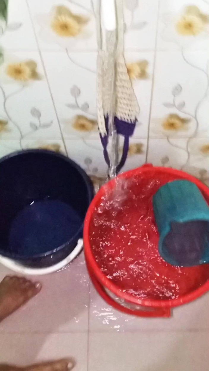 NAZMA: Ik neukte Sally in de badkamer tijdens het bad