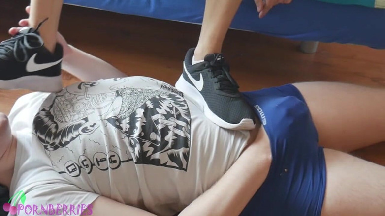 Ethan Alex: Chơi chân đầy mồ hôi từ sneaker twink