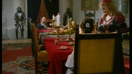 XTime Vod: Une chatte poilue aux seins énormes se fait pénétrer, orgasme vintage