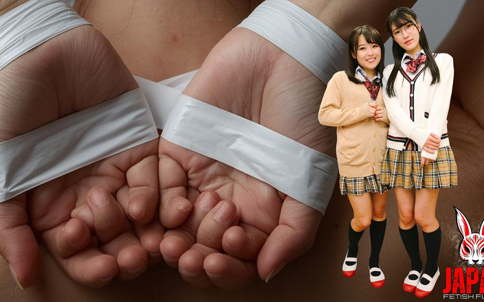 Japan Fetish Fusion: Bundna handleder, tunga på styva bröstvårtor, en vätningsolycka under hennes...