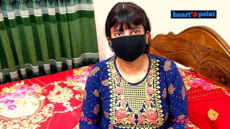 Heartpoint: 18+ कामकाजी लड़की घर में चुदाई कर रही है