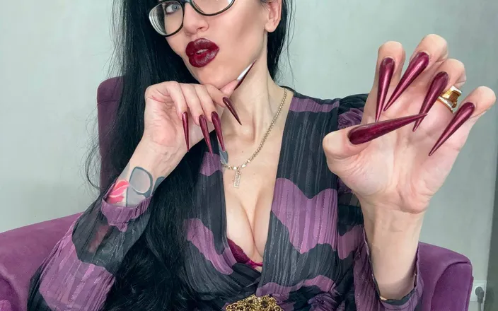 Julia domaina: 新颜色的长指甲，尖锐的高跟鞋，长手指吮吸和手崇拜，手掌张开