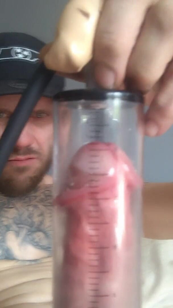 Sexy Daniel: Penisová pumpa pracuje