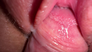 Mia Foster: Primo piano cazzo con la mia compagna di stanza arrapata...