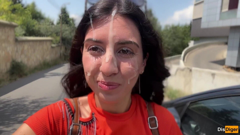 Dis Diger: Une fille folle suce une bite dans les buissons - énorme éjaculation faciale