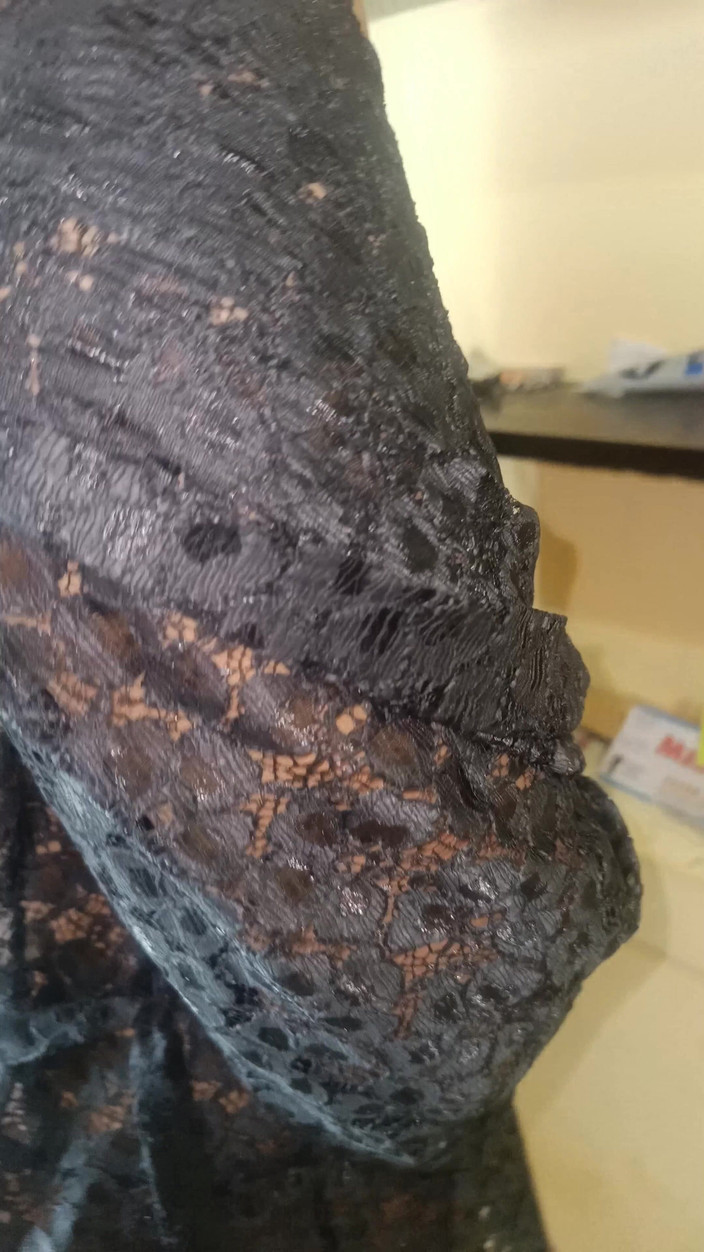 Inba: Abito trasparente di colore nero