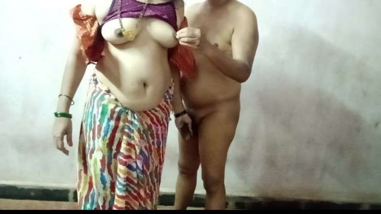 Rangeeli_Mangala: Bapa tiri desi mengongkek isteri mudanya